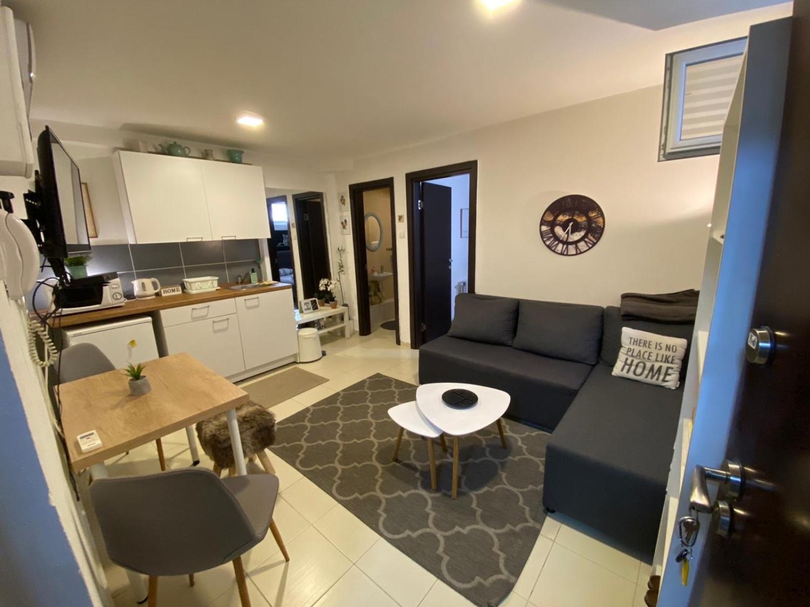 N6 Apartment Novi Sad Exteriör bild