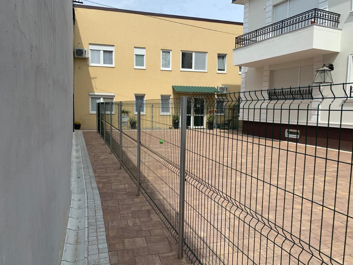 N6 Apartment Novi Sad Exteriör bild